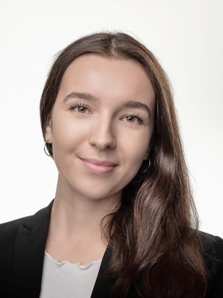 Portrét ženy pre LinkedIn profil v Bratislave